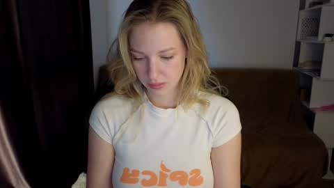 Lili online show from 01-19-25, 07:15