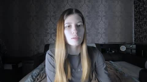 Lili online show from 10-24-25, 10:11