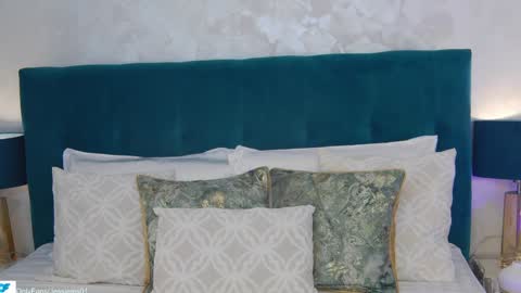 Jessie online show from 03-11-25, 03:26