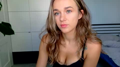 mmminnie online show from 09-25-25, 10:08