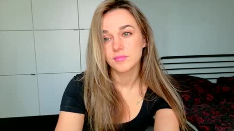 mmminnie online show from 03-31-26, 01:00