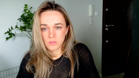 mmminnie online show from 05-14-26, 12:12