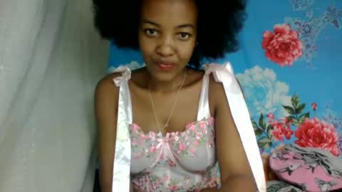mmyriame online show from 06-20-26, 07:44