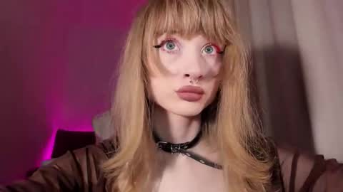 Snapshot of mnepohhh chatting on 11-24-25, 04:18 mnepohhh online show from 11-24-25, 04:18