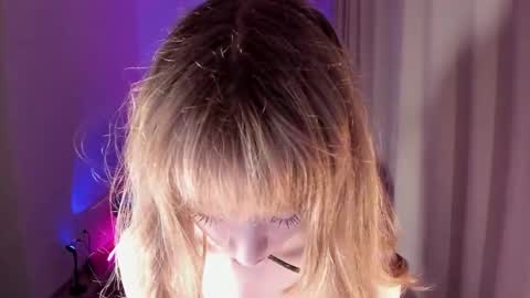 Snapshot of mnepohhh chatting on 01-06-26, 03:27 mnepohhh online show from 01-06-26, 03:27