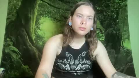 Snapshot of mo0n_goddess chatting on 06-09-26, 03:07 Misty online show from 06-09-26, 03:07