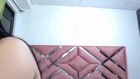 Catalina online show from 05-10-26, 03:44