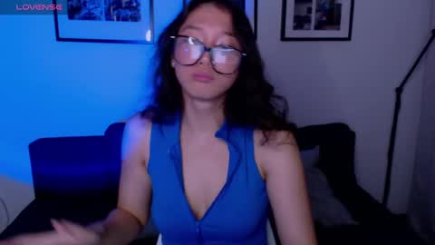 Snapshot of moana_blu chatting on 01-10-25, 09:31 moana online show from 01-10-25, 09:31