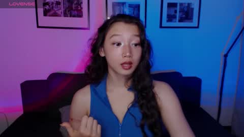 Snapshot of moana_blu chatting on 01-18-25, 12:24 moana online show from 01-18-25, 12:24