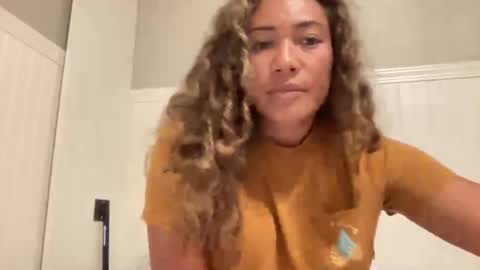 Snapshot of moana_mack9 chatting on 07-21-26, 05:21 moana_mack9 online show from 07-21-26, 05:21