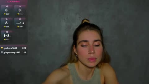 Snapshot of moanamo chatting on 04-25-26, 01:41 Princess Moana online show from 04-25-26, 01:41