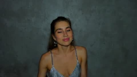 Snapshot of moanamo chatting on 06-21-26, 01:35 Princess Moana online show from 06-21-26, 01:35