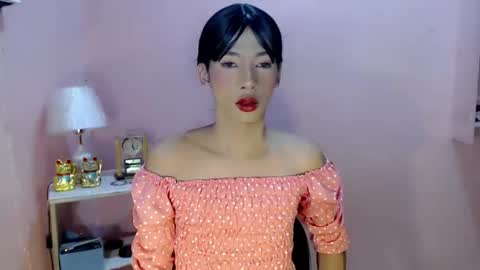 Mocha Locca  online show from 12-31-24, 12:15