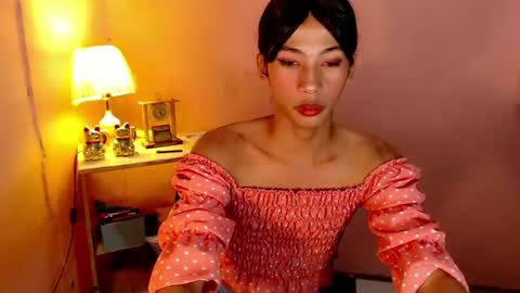 Mocha Locca  online show from 01-04-25, 01:21