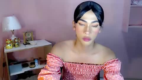 Mocha Locca  online show from 01-05-25, 12:31