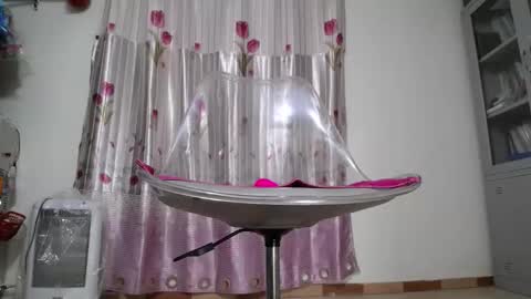 Snapshot of mochi199 chatting on 12-20-25, 07:37 mochi199 online show from 12-20-25, 07:37