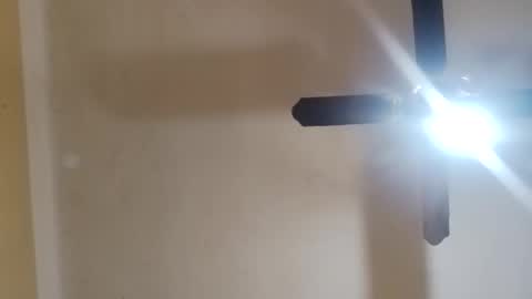 Snapshot of modelo_web18 chatting on 09-29-25, 12:21 camilo online show from 09-29-25, 12:21