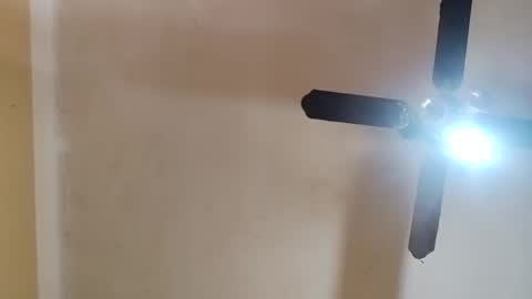 Snapshot of modelo_web18 chatting on 10-01-25, 12:44 camilo online show from 10-01-25, 12:44