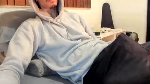 Snapshot of moderdelier chatting on 06-25-26, 01:15 DigBreed online show from 06-25-26, 01:15