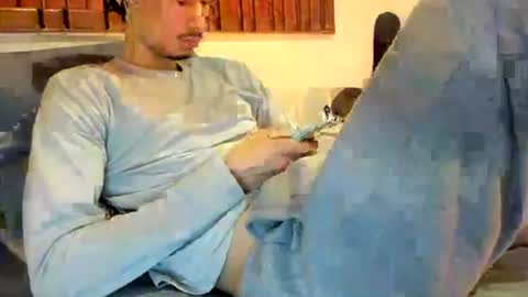 Snapshot of moderdelier chatting on 07-15-26, 01:33 DigBreed online show from 07-15-26, 01:33