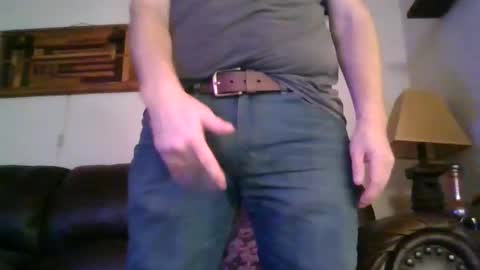 Snapshot of moeblick chatting on 01-17-25, 11:40 moeblick online show from 01-17-25, 11:40