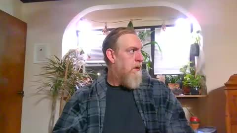 Snapshot of moeblick chatting on 01-27-25, 11:54 moeblick online show from 01-27-25, 11:54