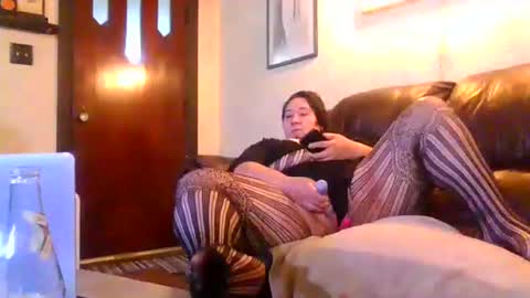 Snapshot of moeblick chatting on 10-24-25, 07:43 moeblick online show from 10-24-25, 07:43