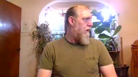 Snapshot of moeblick chatting on 11-03-25, 12:50 moeblick online show from 11-03-25, 12:50