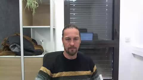 Julien online show from 12-17-24, 11:28