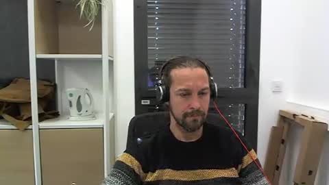 Julien online show from 02-04-25, 11:49