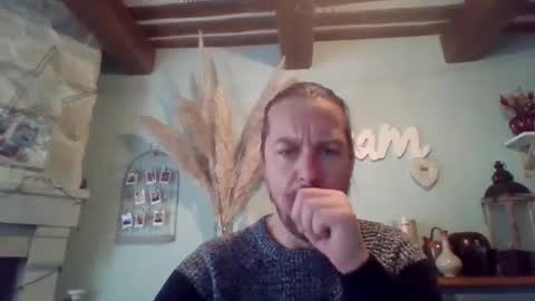 Julien online show from 02-10-25, 03:32