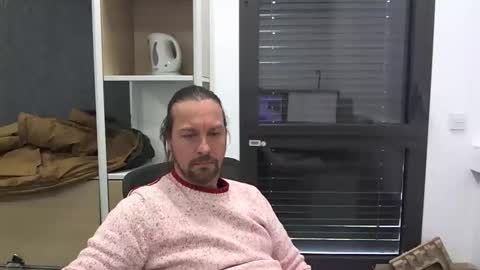 Snapshot of moi9876543210 chatting on 02-02-26, 10:47 Julien online show from 02-02-26, 10:47