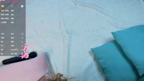 Laura online show from 11-17-25, 01:28