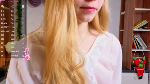 Laura online show from 01-12-26, 01:00