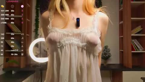 Laura online show from 02-05-26, 01:10