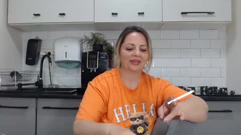 erika online show from 12-04-24, 10:02
