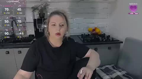 Snapshot of mojjo_erika chatting on 02-15-26, 04:36 erika online show from 02-15-26, 04:36