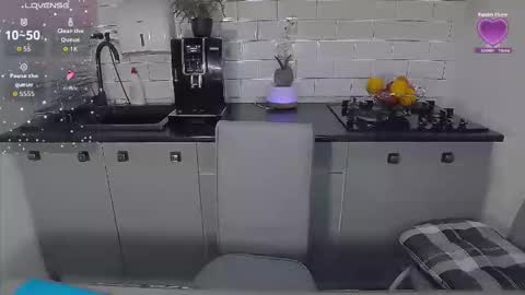 Snapshot of mojjo_erika chatting on 02-16-26, 12:01 erika online show from 02-16-26, 12:01