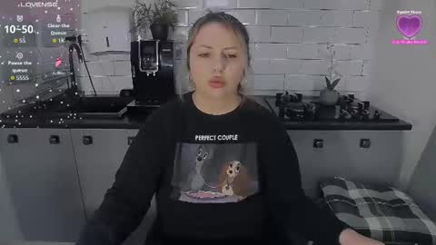 Snapshot of mojjo_erika chatting on 03-07-26, 10:01 erika online show from 03-07-26, 10:01