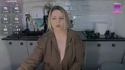 Snapshot of mojjo_erika chatting on 03-19-26, 09:13 erika online show from 03-19-26, 09:13