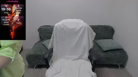 erika online show from 05-18-26, 07:25