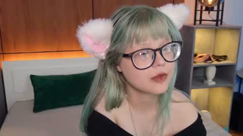 moliqin online show from 07-23-26, 08:56