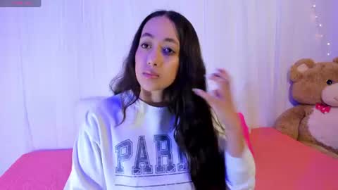 M o L l i E  online show from 06-17-26, 01:52