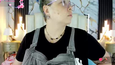 Hey Guys  Im Mollie online show from 10-08-25, 12:36