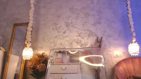 Moly online show from 10-03-25, 06:32