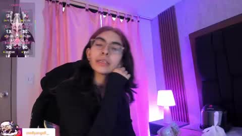 Snapshot of molly__a chatting on 06-14-26, 02:41 Molly online show from 06-14-26, 02:41
