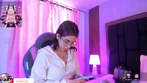 Molly online show from 07-30-26, 04:17