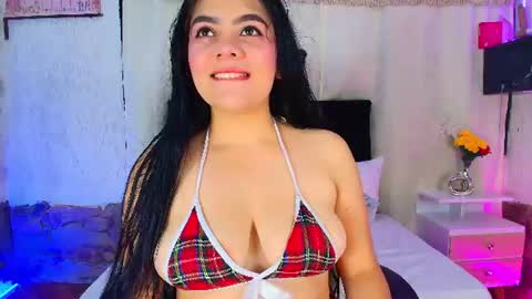 Snapshot of molly_bick chatting on 06-18-26, 11:20 Molly Bick online show from 06-18-26, 11:20