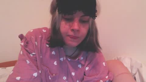 Molly Crow online show from 12-31-24, 02:29