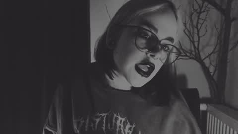 Molly Crow online show from 01-16-25, 09:19